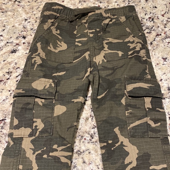 Old navy boys pants bundle size 4T - Picture 8 of 11